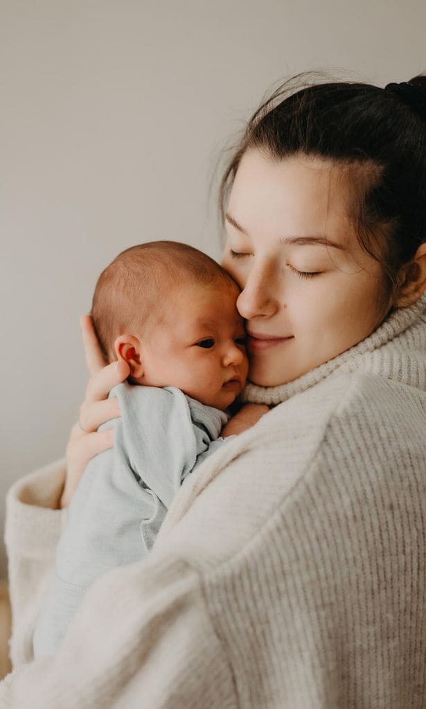 recién nacido con su mamá