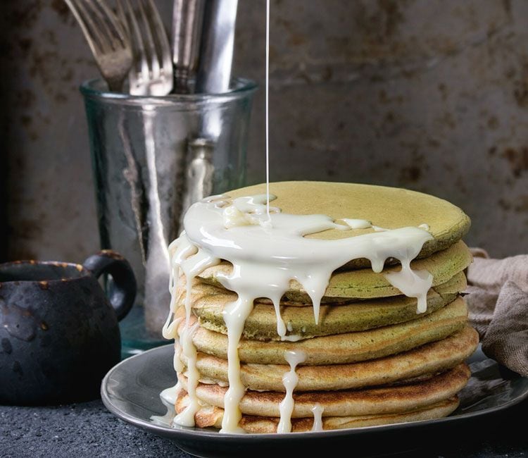 Tortitas de té matcha con leche condensada