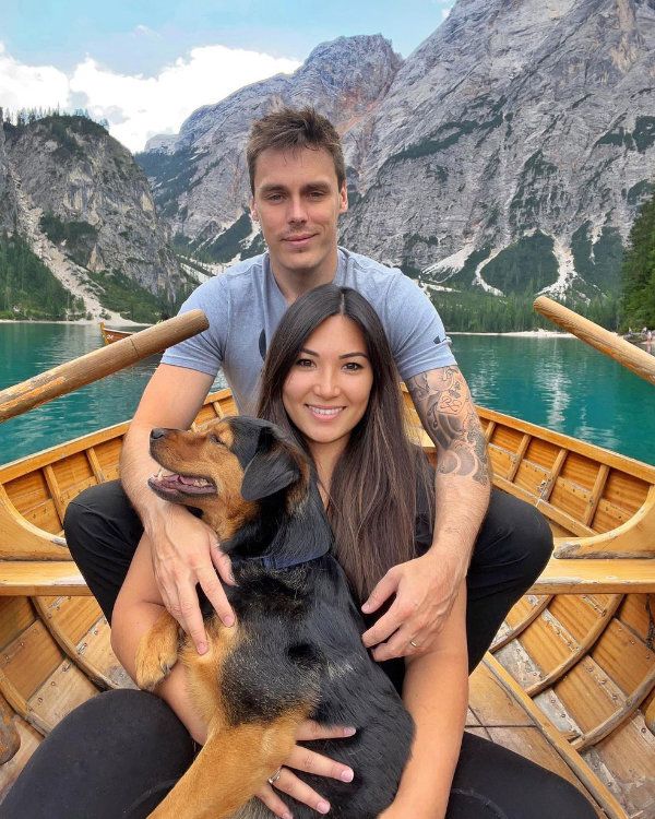 Louis Ducruet y Marie con su perro Pancake de vacaciones