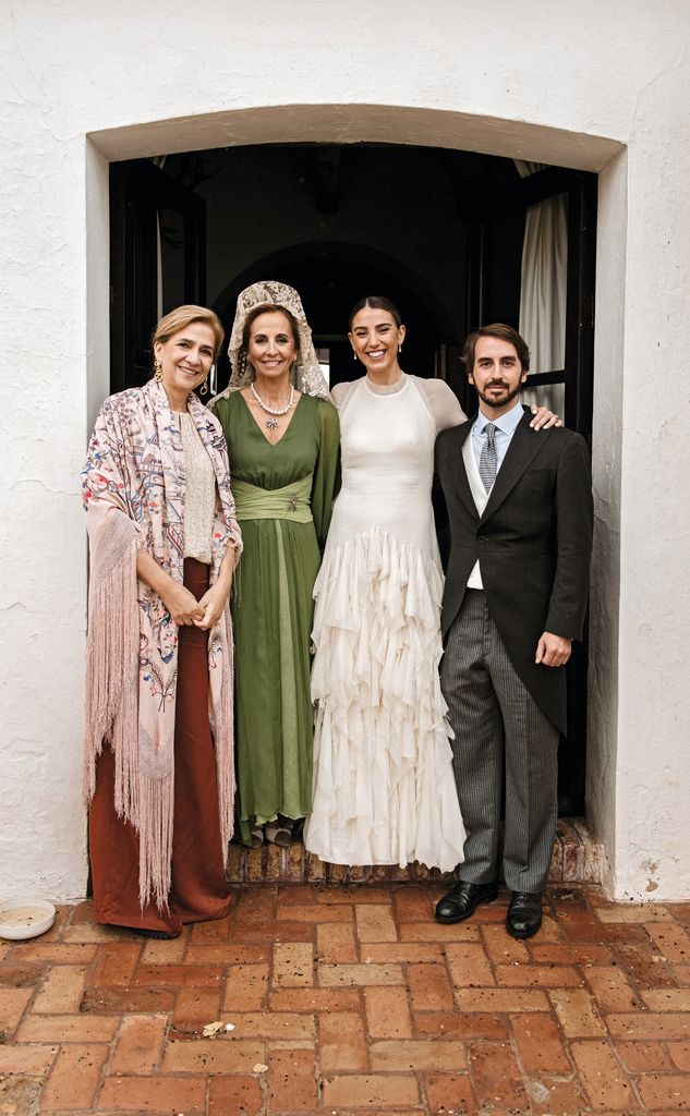 La infanta Cristina con los novios Fernando y Sara y la madrina de la boda, María Andrada-Vanderwilde