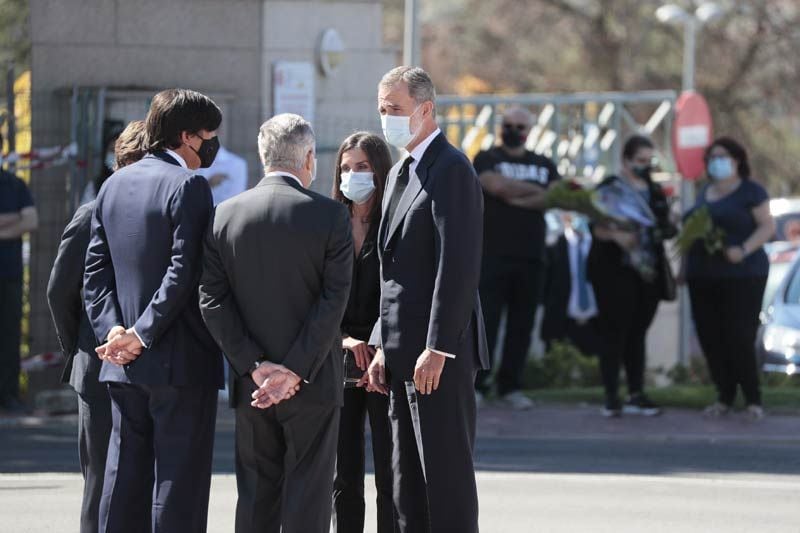 Los reyes Felipe y Letizia en el tanatorio de Jaime Carvajal Hoyos