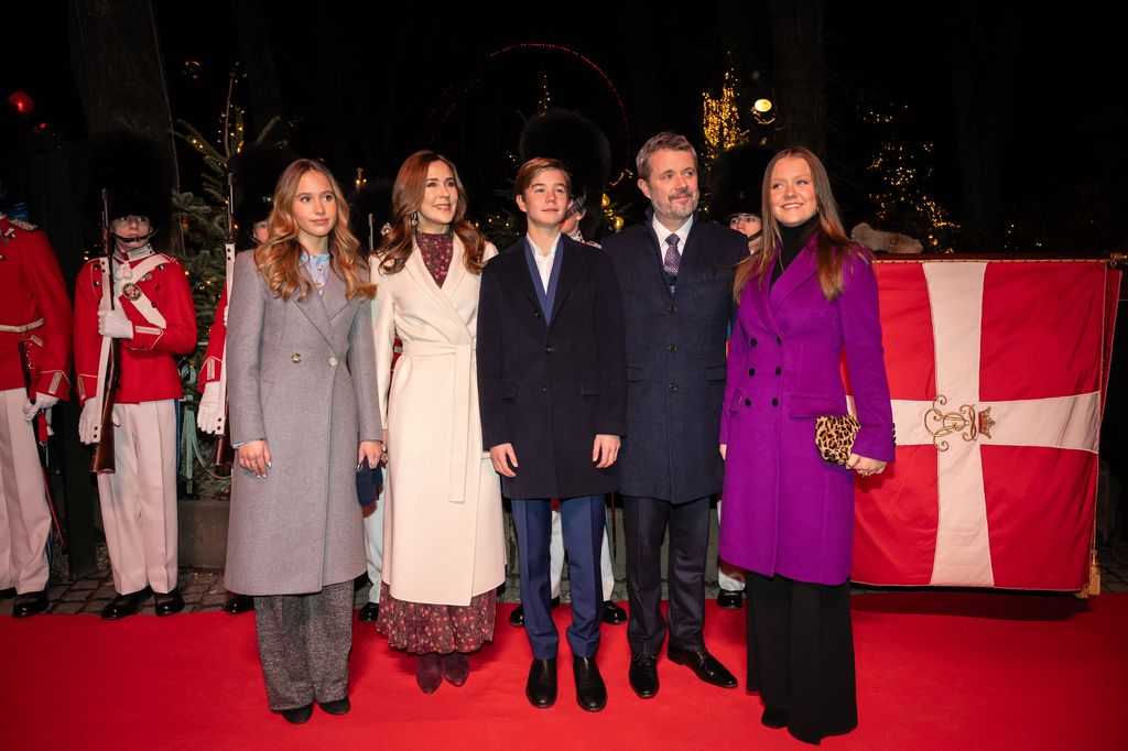 Federico y Mary de Dinamarca con sus hijos, Isabella, Vincent y Josephine