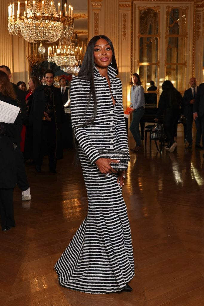 Naomi Campbell with the Badge of Knight of the Order of Arts and Letters 