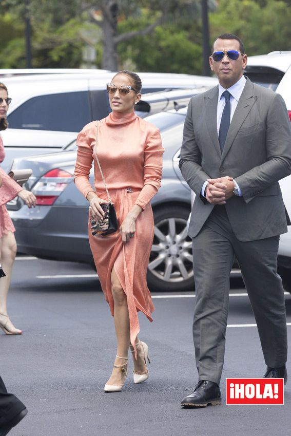 vestidos de fiesta Jennifer Lopez look naranja graduacion 