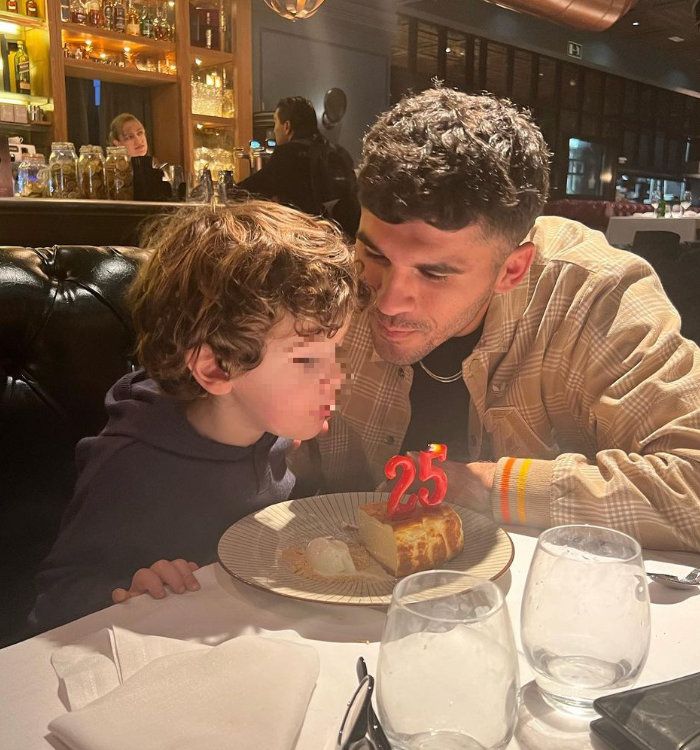 Carles Aleñá y su hijo Luca 