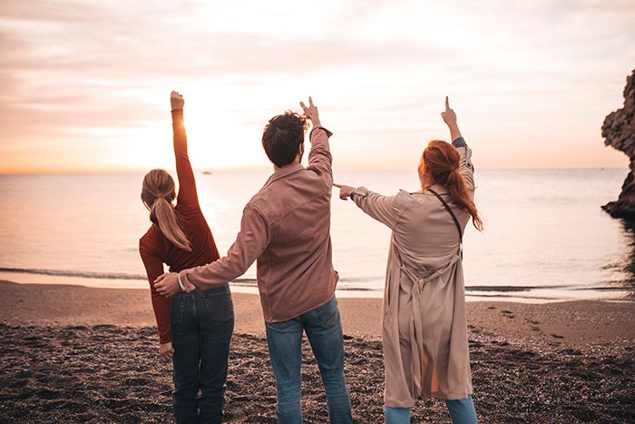 Libertad con amigos en la naturaleza y Larios