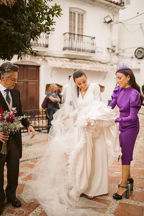 Vestido de plumas para novias