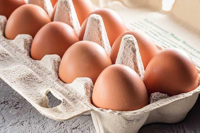 6 huevos AdobeStock_187663161