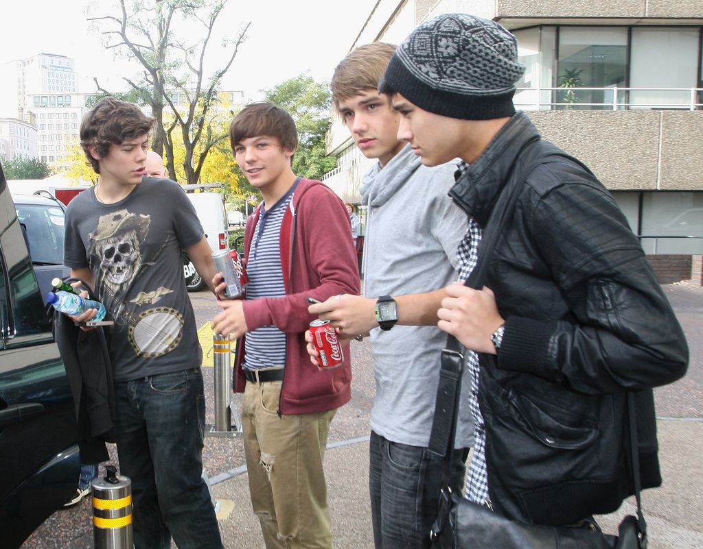 Harry Styles, Liam Payne, Louis Tomlisnon y Zayn Malik, integrantes de One Direction en su etapa como finalista de Factor X el 7 de octubre de 2010