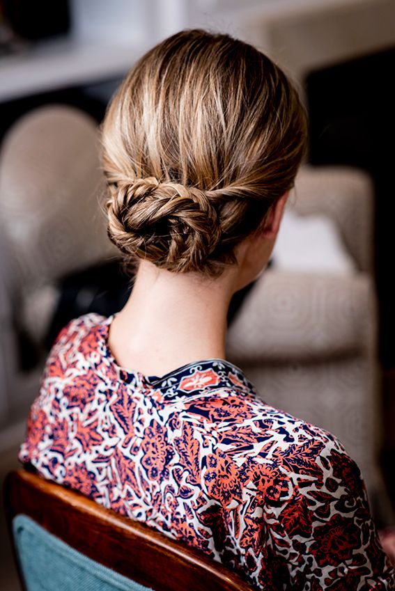 mono con trenzas 