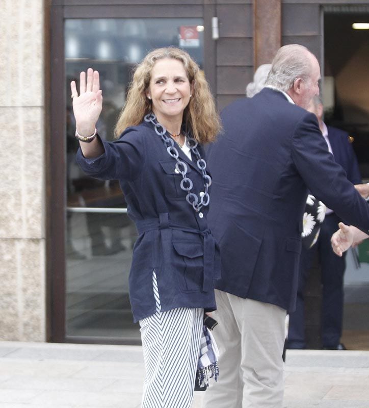 Doña Sofía disfruta con don Juan Carlos de su primera visita a las regatas de Sanxenxo