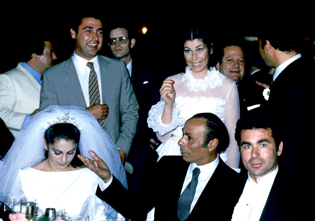 BODA DEL TORERO FRANCISCO RIVERA "PAQUIRRI" Y LA CANTANTE ISABEL PANTOJA EN LA IGLESIA DEL GRAN PODER DE SEVILLA. EN LA FOTO ANTONIO RIVERA, ANTONIO RIVERA PEREZ Y TERESA RIVERA. 30/04/1983 SEVILLA