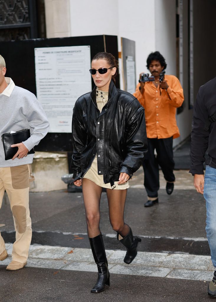 Bella Hadid en las calles de Paris 