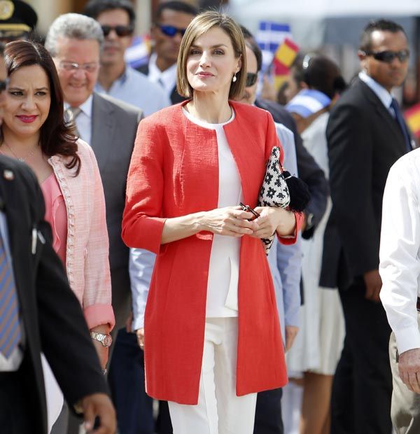 Doña Letizia, tras un intenso día de visitas y reuniones, viajó a El Salvador donde continuará su visita de cooperación
