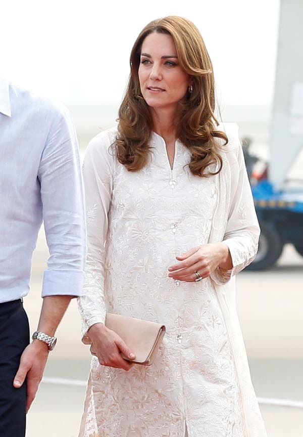 Kate Middleton con traje tradicional pakistaní