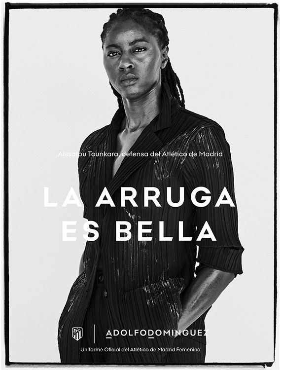 Aïssatou Tounkara  protagoniza la campaña 'La arruga es bella' de Adolfo Domínguez