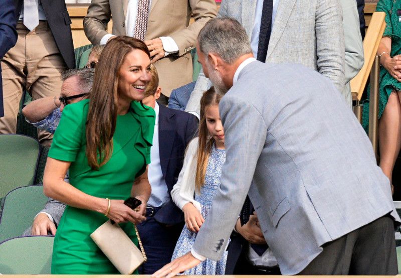 El rey Felipe con los príncipes de Gales y sus hijos 