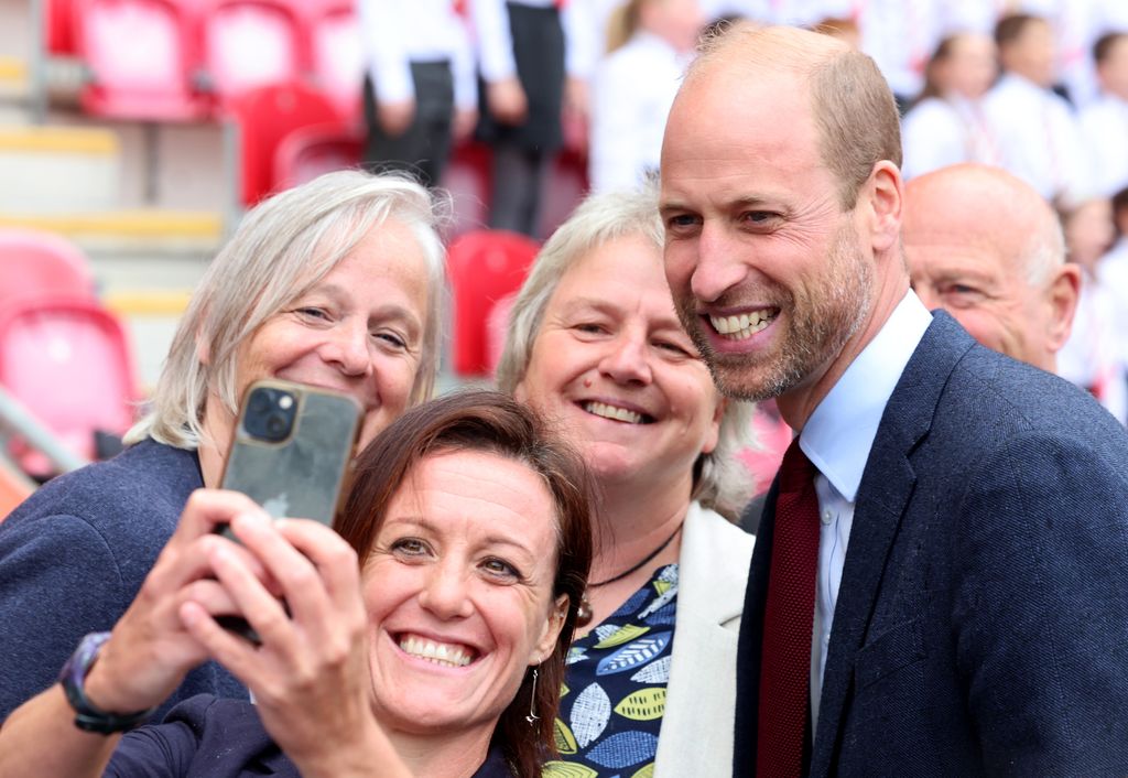 Principe Guillermo en Gales en su primera aparición tras anunciar Kate Middleton que ha acabado la quimioterapia