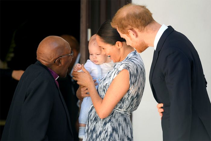 El príncipe Harry, Meghan Markle, Archie y Desmond Tutu