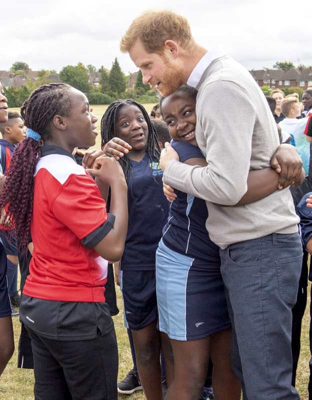 Meghan Markle felicita al príncipe Harry con el mensaje más romántico y ¡una nueva foto de Archie!