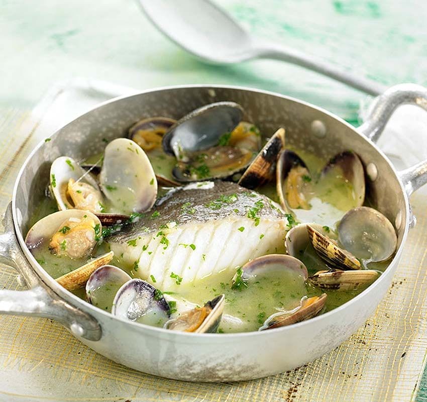 bacalao en salsa verde con almejas