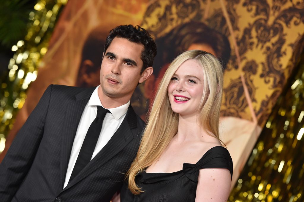 Eve Hewson mantuvo un breve romance con Max Minghella, qjuien más tarde saldría con Ella Fanning durante cuatro años