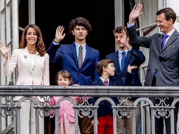 Príncipe Joaquin de Dinamarca y su familia 