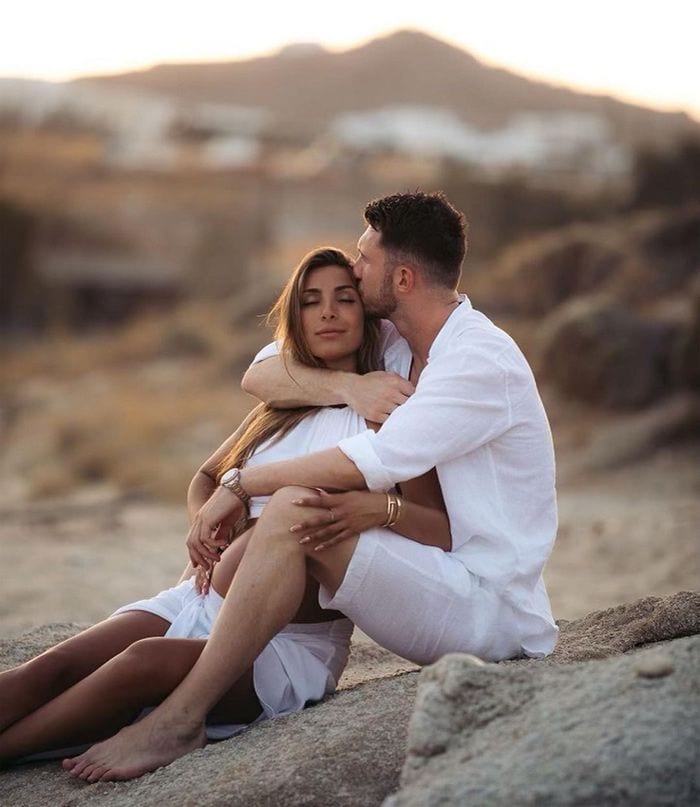 Aymeric Laporte y Sara Botello