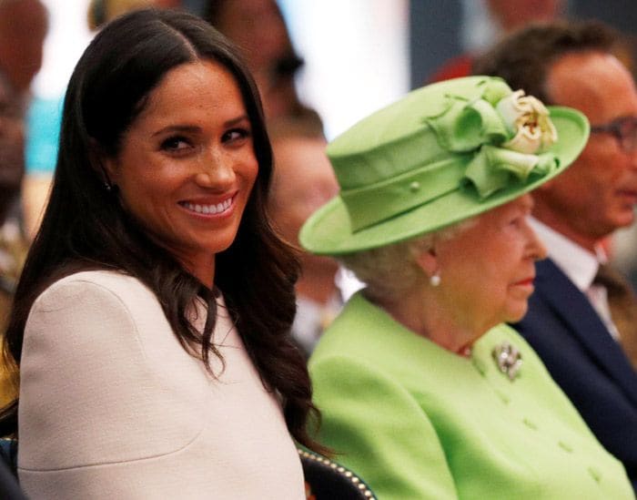 Meghan Markle con Isabel II