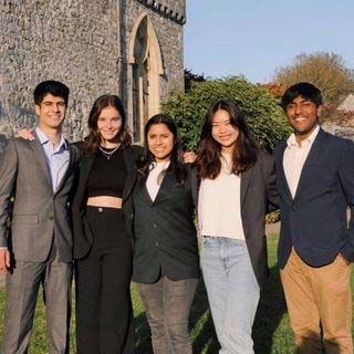 Delegados estudiantiles del colegio de Leonor