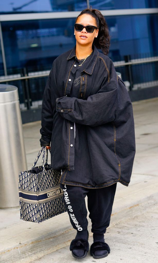 rihanna en el aeropuerto jfk de nueva york