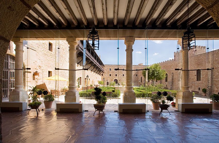 Patio del Parador de Sigüenza, Guadalajara