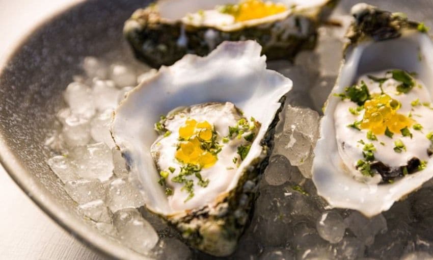 Plato de ostras del restaurante La Terraza del Palacio.