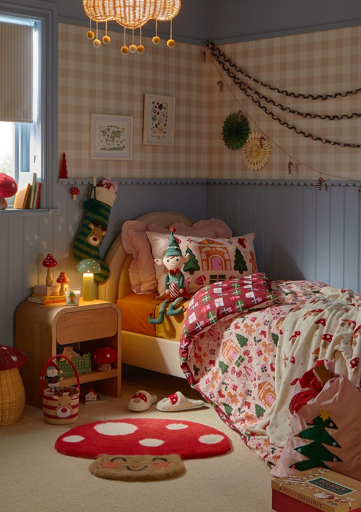 Habitación infantil decorada por Navidad