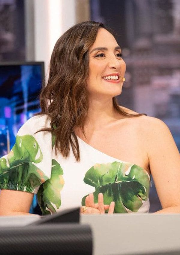 Tamara Falcó en 'El Hormiguero' con vestido 'Dacil' de TFP by Tamara Falcó