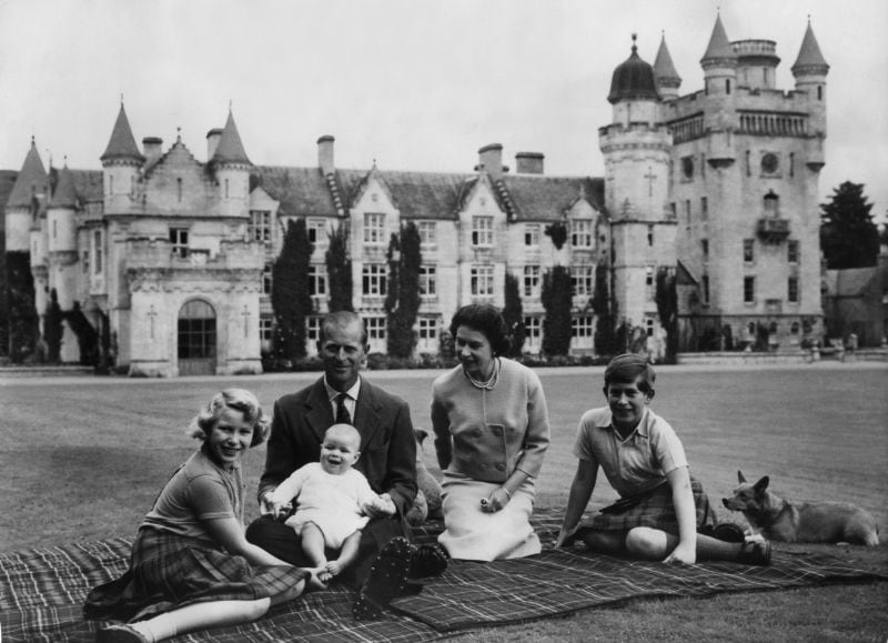 La Familia Real Británica en el Castillo de Balmoral 