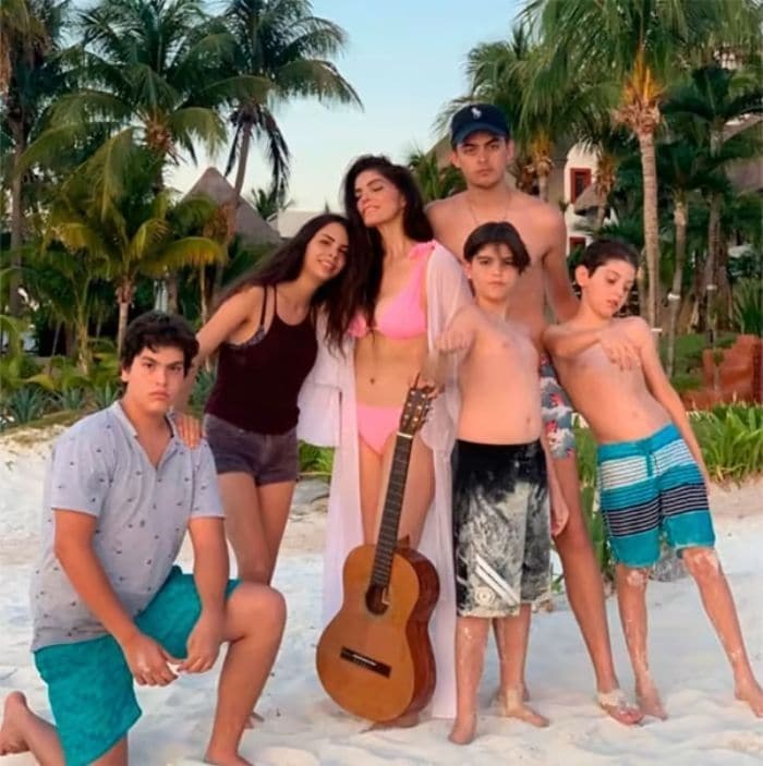 Ana Bárbara y su familia