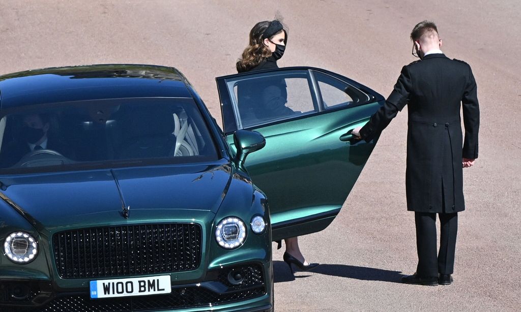 princess eugenie arrives