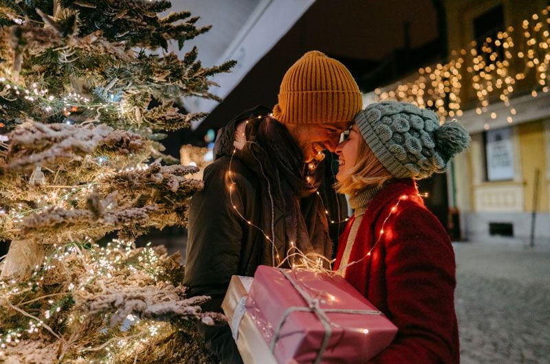 getty pareja navidad