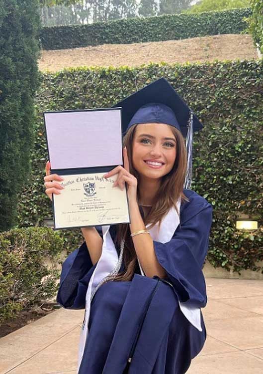 Leni Klum y su diploma de bachillerato 