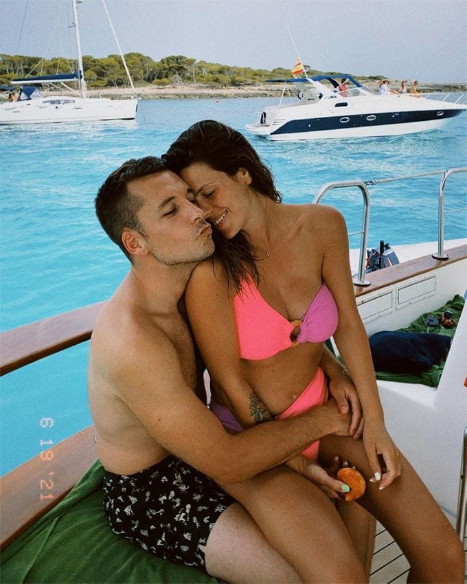 Laura Matamoros y Benji Aparicio en Menorca