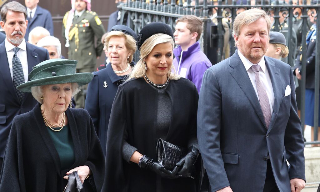 king willem alexander of the netherlands and his wife queen maxima and his mother princess beatrix