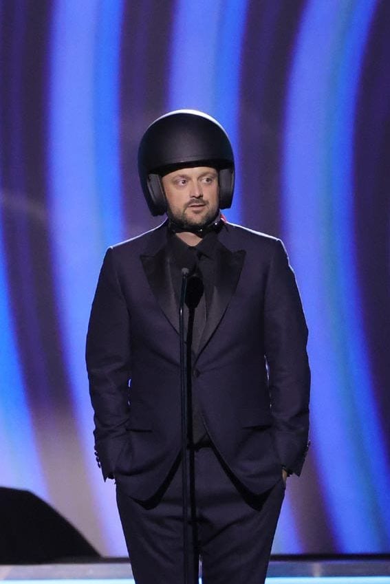 Nate Bargatze se refirió al tortazo viral de Will Smith en los Oscars