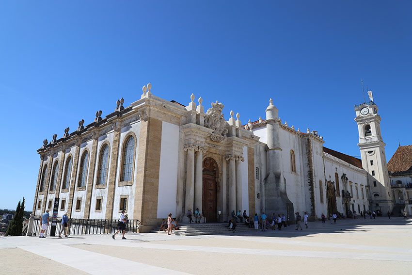 coimbra-Biblioteca-Juanina-capilla-y-torre-universidad