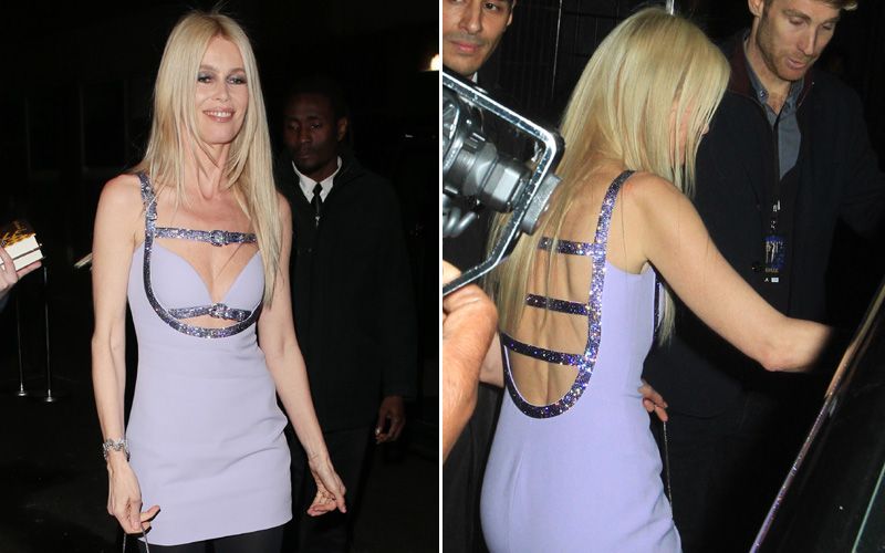 Claudia Schiffer rinde homenaje a Dua Lipa con dos vestidos de Versace