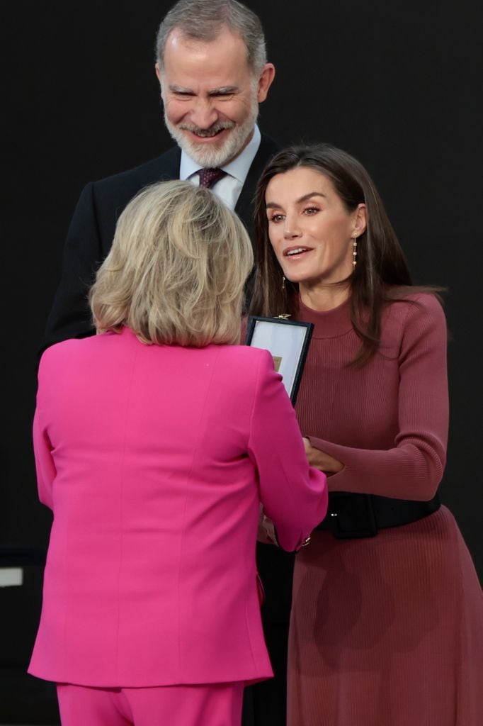 Los reyes Felipe y LEtizia entregan a Terelu Campos la Medalla de Oro de las Bellas Artes 