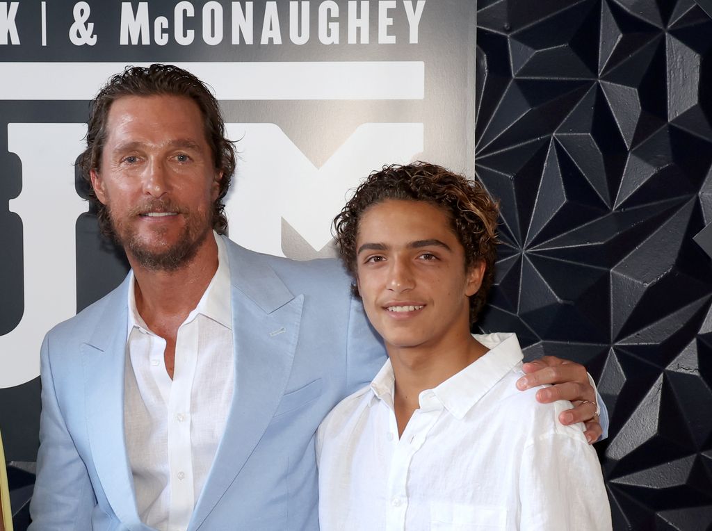 Levi, el hijo de Matthew McConaughey de 16 años sigue los pasos de su padre y debuta como actor