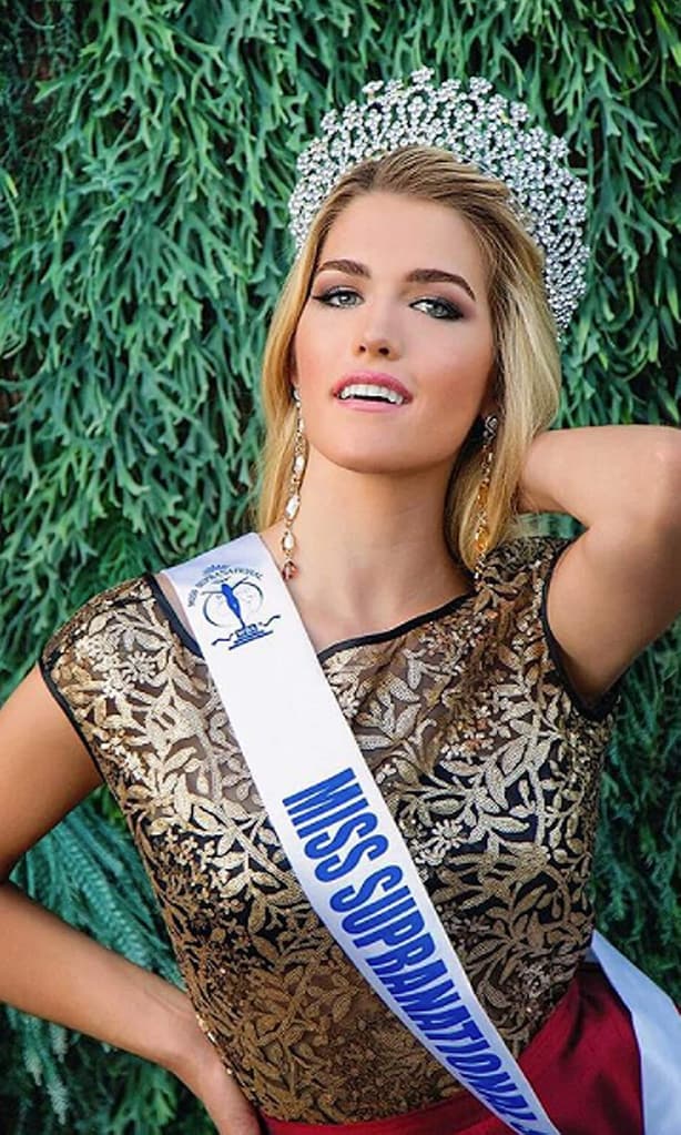 Teresa Calleja Palazuelo, la prima de Sofía Palazuelo, en Galicia, que se coronó Miss Supranational España en 2018.