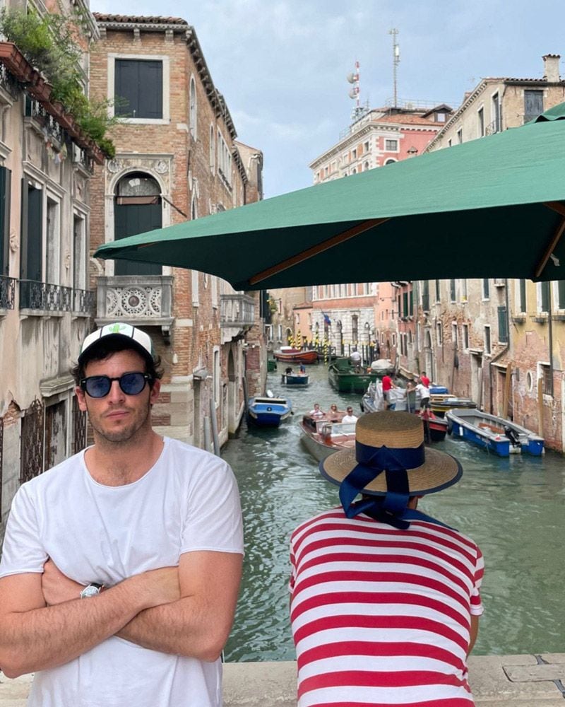 Iñigo Onieva disfruta en Venecia con sus amigos de la última escapada a 15 días de la boda con Tamara Falcó