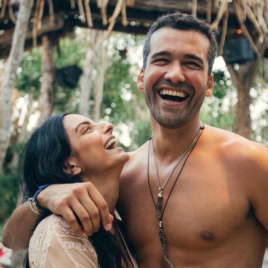 Aislinn Derbez y Jonathan Kubben